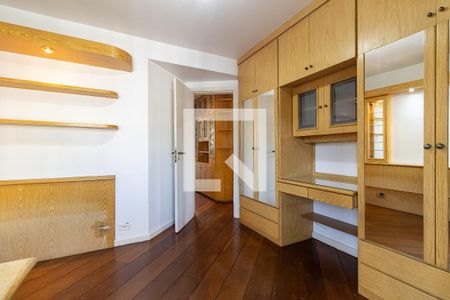Apartamento para alugar com 180m², 4 quartos e 3 vagasSuíte 2