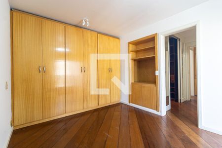 Apartamento para alugar com 180m², 4 quartos e 3 vagasSuíte 1