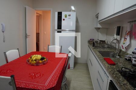 Apartamento à venda com 166m², 3 quartos e 2 vagasCozinha
