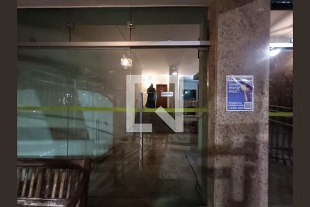 Apartamento à venda com 278m², 4 quartos e 1 vagaFachada com cartaz QA