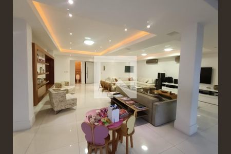 Apartamento à venda com 278m², 4 quartos e 1 vagaSala