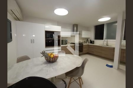 Apartamento à venda com 278m², 4 quartos e 1 vagaCopa / Cozinha 