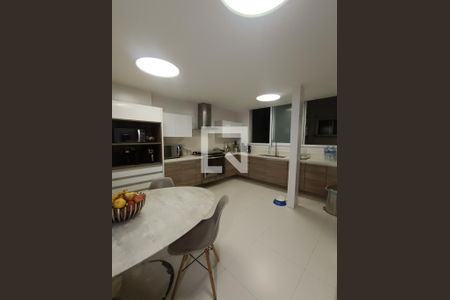 Apartamento à venda com 278m², 4 quartos e 1 vagaCopa / Cozinha 