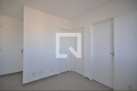 Sala de apartamento para alugar com 2 quartos, 32m² em Parque Vitoria, São Paulo