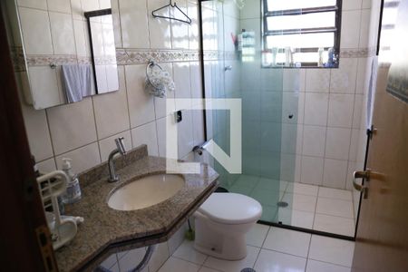 Casa à venda com 135m², 4 quartos e 2 vagasBanheiro da Suíte 2