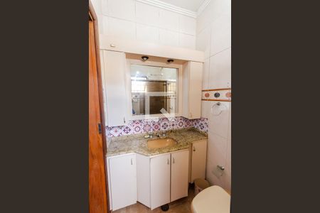 Casa para alugar com 264m², 4 quartos e 4 vagas Casa para alugar com 264m², 4 quartos e 4 vagasBanheiro da Suíte 2