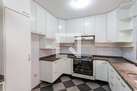 Casa para alugar com 264m², 4 quartos e 4 vagas Casa para alugar com 264m², 4 quartos e 4 vagasArmário