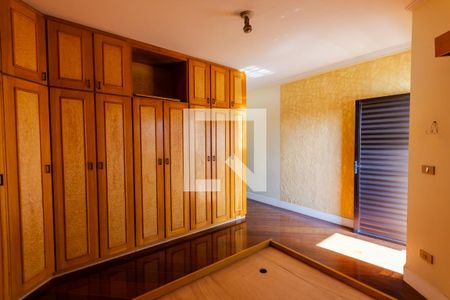 Casa para alugar com 264m², 4 quartos e 4 vagas Casa para alugar com 264m², 4 quartos e 4 vagasSuíte