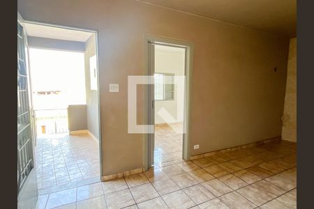 Sala de casa à venda com 3 quartos, 110m² em Vila Zat, São Paulo