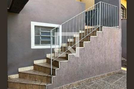 Casa à venda com 110m², 3 quartos e 1 vagaEscadas