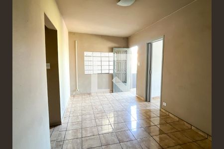 Sala de casa à venda com 3 quartos, 110m² em Vila Zat, São Paulo