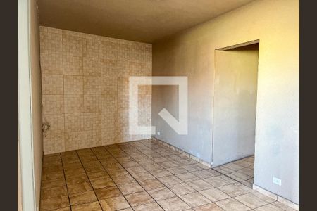 Sala de casa à venda com 3 quartos, 110m² em Vila Zat, São Paulo