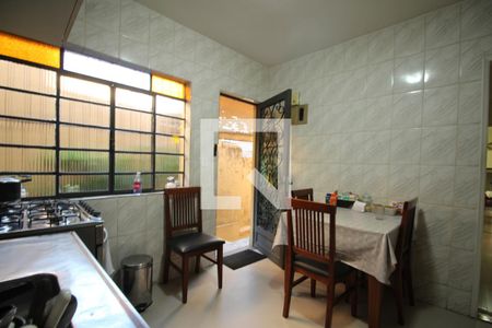 Casa à venda com 300m², 3 quartos e 1 vagaCozinha 