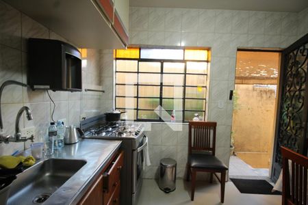 Casa à venda com 300m², 3 quartos e 1 vagaCozinha 