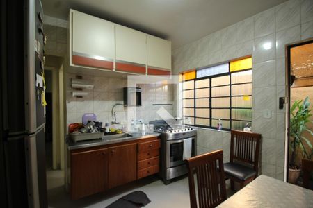 Casa à venda com 300m², 3 quartos e 1 vagaCozinha 