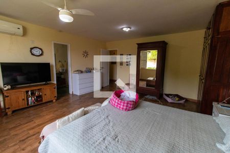 Casa à venda com 710m², 4 quartos e 4 vagas Casa à venda com 710m², 4 quartos e 4 vagasSuíte 1