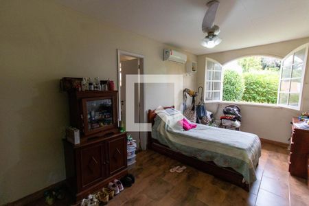 Casa à venda com 710m², 4 quartos e 4 vagas Casa à venda com 710m², 4 quartos e 4 vagasSuíte 2