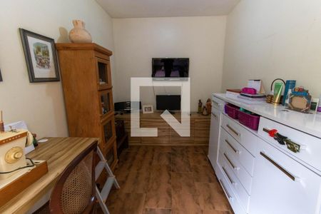 Casa à venda com 710m², 4 quartos e 4 vagas Casa à venda com 710m², 4 quartos e 4 vagasQuarto