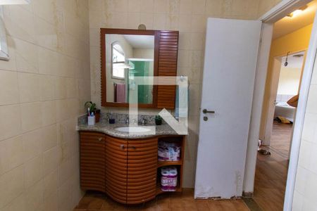 Casa à venda com 710m², 4 quartos e 4 vagas Casa à venda com 710m², 4 quartos e 4 vagasBanheiro