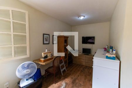 Casa à venda com 710m², 4 quartos e 4 vagas Casa à venda com 710m², 4 quartos e 4 vagasQuarto