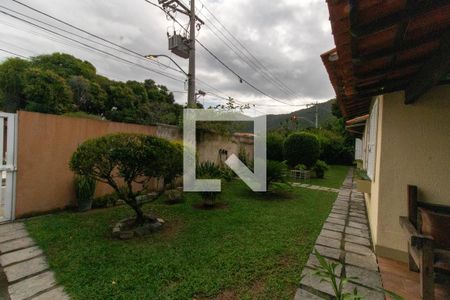 Casa à venda com 710m², 4 quartos e 4 vagas Casa à venda com 710m², 4 quartos e 4 vagasQuintal