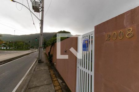 Casa à venda com 710m², 4 quartos e 4 vagas Casa à venda com 710m², 4 quartos e 4 vagasQuintal