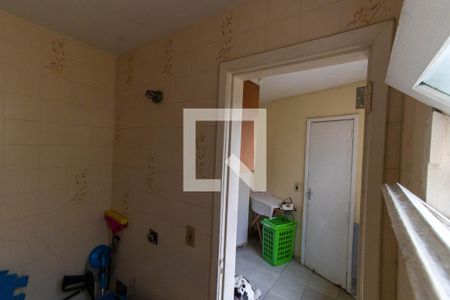 Casa à venda com 710m², 4 quartos e 4 vagas Casa à venda com 710m², 4 quartos e 4 vagasBanheiro de Serviço