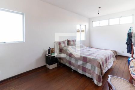 Casa de condomínio à venda com 354m², 5 quartos e 2 vagasSuíte Master Andar Superior