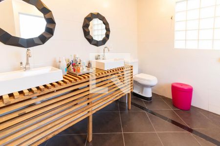 Casa de condomínio à venda com 354m², 5 quartos e 2 vagasBanheiro Suíte Master Andar Superior