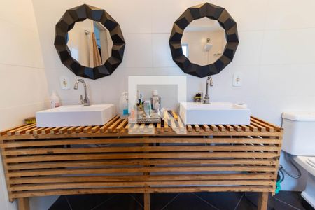 Casa de condomínio à venda com 354m², 5 quartos e 2 vagasBanheiro Suíte Master Andar Superior