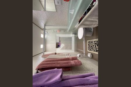 Casa à venda com 170m², 5 quartos e 3 vagas Casa à venda com 170m², 5 quartos e 3 vagasBanheiro Suíte 1