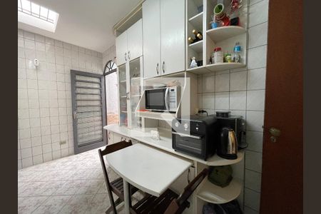 Casa à venda com 170m², 5 quartos e 3 vagas Casa à venda com 170m², 5 quartos e 3 vagasCozinha