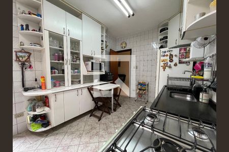 Casa à venda com 170m², 5 quartos e 3 vagas Casa à venda com 170m², 5 quartos e 3 vagasCozinha