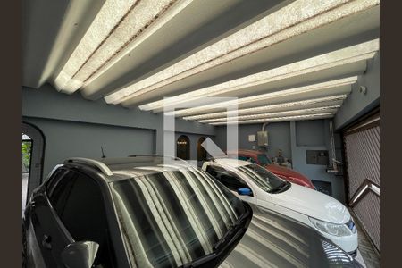 Casa à venda com 170m², 5 quartos e 3 vagas Casa à venda com 170m², 5 quartos e 3 vagasGaragem