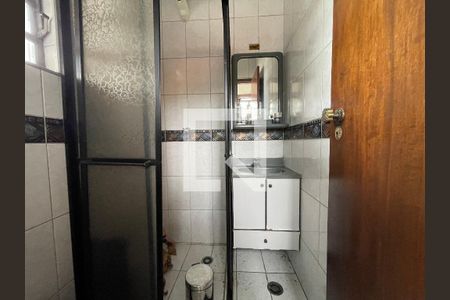 Casa à venda com 170m², 5 quartos e 3 vagas Casa à venda com 170m², 5 quartos e 3 vagasBanheiro quarto 4