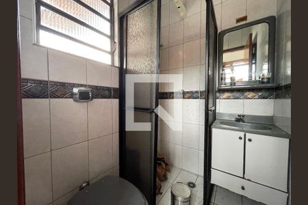 Casa à venda com 170m², 5 quartos e 3 vagas Casa à venda com 170m², 5 quartos e 3 vagasBanheiro quarto 4