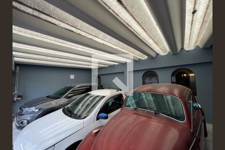 Casa à venda com 170m², 5 quartos e 3 vagas Casa à venda com 170m², 5 quartos e 3 vagasGaragem