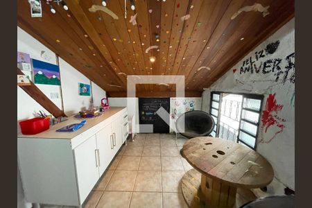 Casa à venda com 170m², 5 quartos e 3 vagas Casa à venda com 170m², 5 quartos e 3 vagasQuarto 5