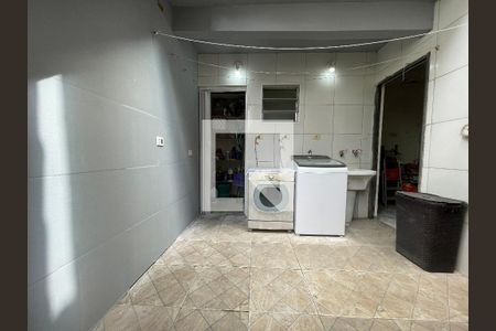 Casa à venda com 170m², 5 quartos e 3 vagas Casa à venda com 170m², 5 quartos e 3 vagasÁrea de Serviço