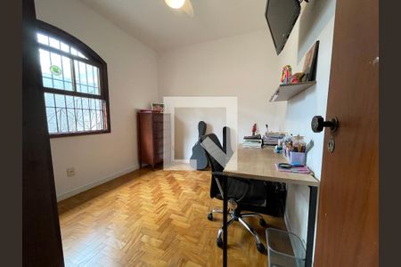 Casa à venda com 170m², 5 quartos e 3 vagas Casa à venda com 170m², 5 quartos e 3 vagasQuarto 3