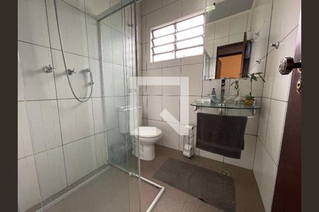 Casa à venda com 170m², 5 quartos e 3 vagas Casa à venda com 170m², 5 quartos e 3 vagasBanheiro Social