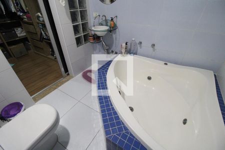 Casa para alugar com 300m², 2 quartos e 2 vagasBanheiro da Suíte