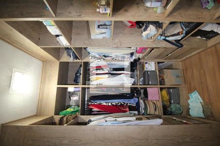 Closet de casa para alugar com 2 quartos, 300m² em Jardim Sao Nicolau, São Paulo