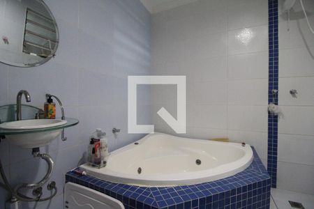 Casa para alugar com 300m², 2 quartos e 2 vagasBanheiro da Suíte
