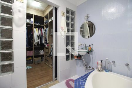 Casa para alugar com 300m², 2 quartos e 2 vagasBanheiro da Suíte