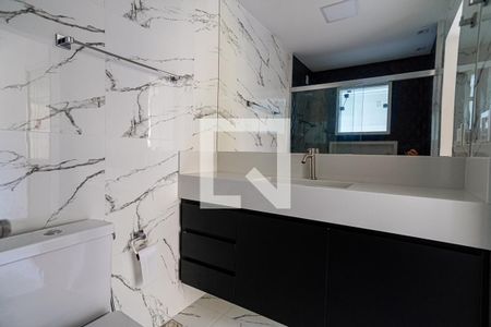 Apartamento à venda com 70m², 2 quartos e 1 vagaBanheiro da Suíte 1