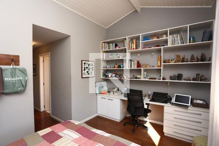 Casa de condomínio à venda com 330m², 3 quartos e 3 vagassuíte 1