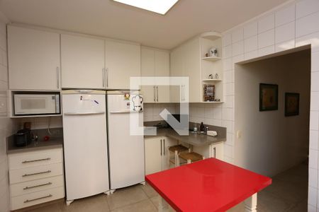 Casa de condomínio à venda com 330m², 3 quartos e 3 vagasCozinha