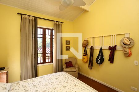 Casa de condomínio à venda com 330m², 3 quartos e 3 vagassuíte 3