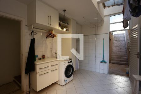 Casa de condomínio à venda com 330m², 3 quartos e 3 vagasÁrea de Serviço